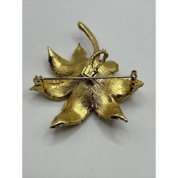 Vintage BSK Signed Brushed Gold Tone Textured Faux Pearl Leaf Brooch Pin - Picture 8 of 10